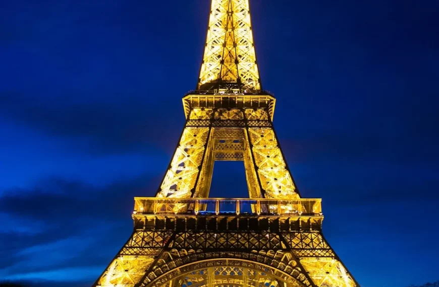 Torre Eiffel: Expansión Térmica y Su Historia Fascinante
