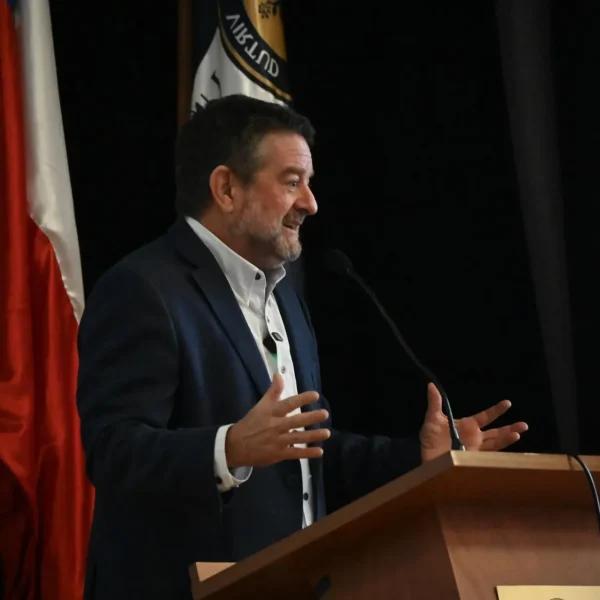 Destitución Claudio Orrego: La defensa del gobernador