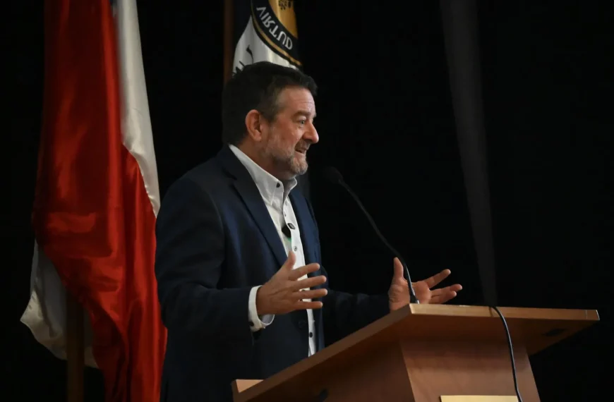 Destitución Claudio Orrego: La defensa del gobernador