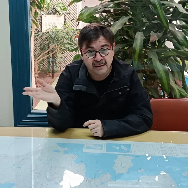 Héctor Hernández Montecinos: Diálogo sobre Poesía en Magallanes