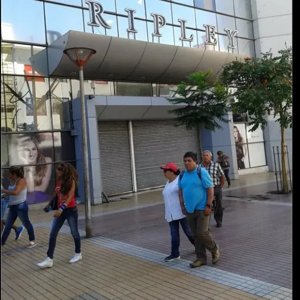 Ripley enfrenta multa millonaria por agresión a cliente