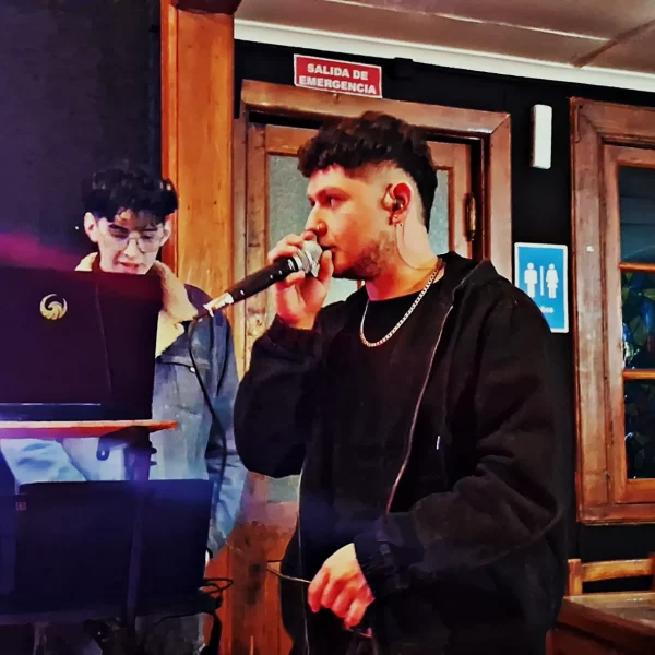 Debut en vivo STO: Una noche inolvidable en La Otra…