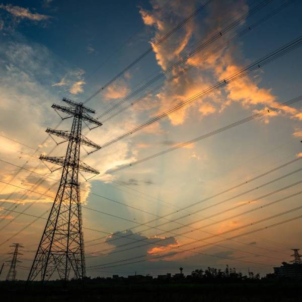Tineo-Nueva Ancud: 5 señales del nuevo ciclo eléctrico para el sur