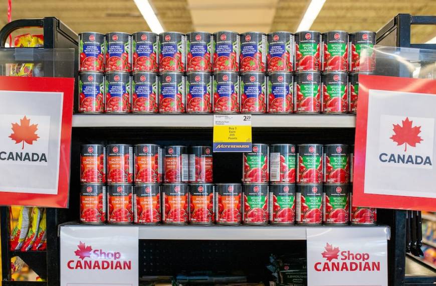 Aranceles canadienses: El sorprendente aplazamiento de Trump