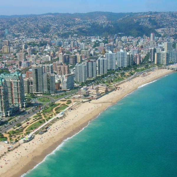 Avenida España: Tránsito habilitado tras desprendimiento de tierra