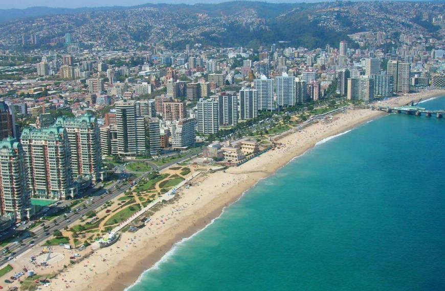 Avenida España: Tránsito habilitado tras desprendimiento de tierra