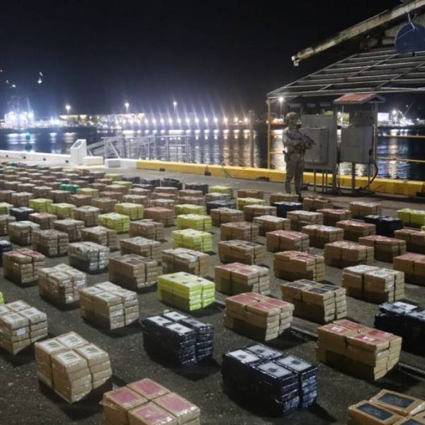 narcoterroristas: EE.UU. hunde barco que abastecía grupos criminales
