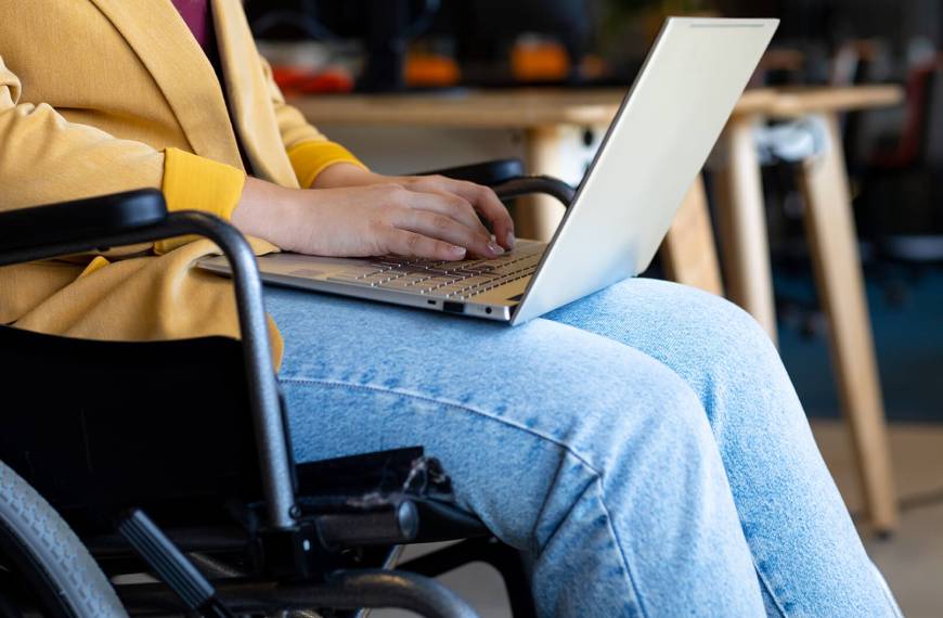 Tecnología para Personas Mayores: ¿Puede la IA Hacer la Diferencia?