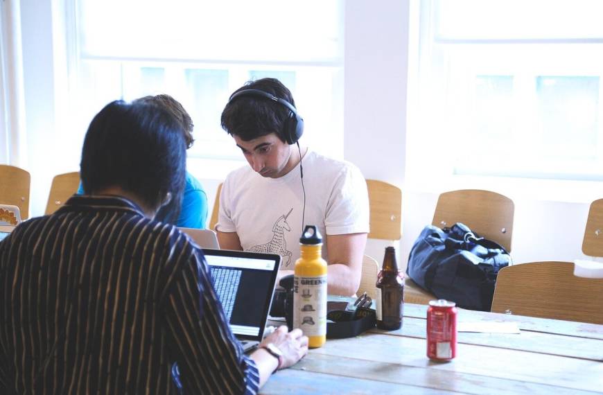 Emprendimiento juvenil: ¿Cómo LaunchX transforma las ideas en realidades?