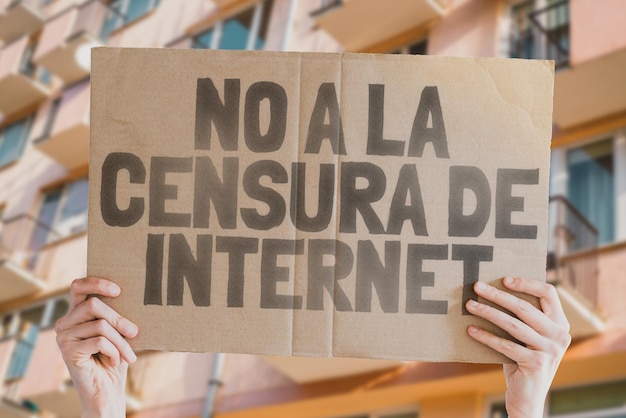 Cómo el complejo industrial de la censura impacta la política y Internet