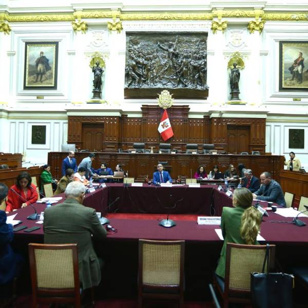 Retención de Migrantes: ¿Qué Implica la Nueva Reforma Constitucional?