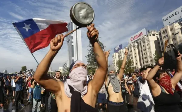 Foro Madrid: ¿Por qué provoca tanto rechazo en Chile?