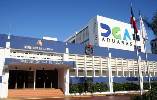 Renuncia Directora Aduanas: ¿Qué implica para el futuro de la institución?