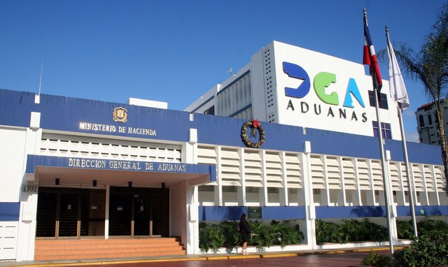 Renuncia Directora Aduanas: ¿Qué implica para el futuro de la institución?